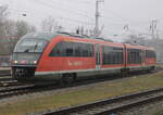 642 554 als RB 12 von Rostock Hbf nach Graal-Müritz bei der Ausfahrt im Rostocker Hbf.03.03.2024 