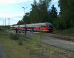 DB 642 225-7 + 642 188-7 als RB 25970 von Naumburg (S) Ost nach Nebra, im Bf Freyburg. Wegen dem Freyburger Winzerfest setzte die Burgenlandbahn an diesem Wochenende VT´s dieser BR ein, was auch wegen der hohen Besucherzahlen notwendig war; 12.09.2009