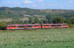 DB 642 163-0 + 642 669-6 als RB 25977 von Nebra nach Naumburg (S) Ost, im Unstruttal bei Laucha. Das Foto hat mein Vater Dieter Thomas gemacht; 12.09.2009