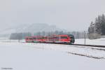 642 212 und 642 082 als RB 57340 am 01.04.2013 bei Weizern-Hopferau.