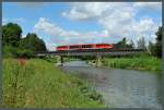 Die Bahnstrecke Borsdorf - Meißen überquert in ihrem Verlauf mehrmals die Mulde. Am 14.08.2013 befährt ein Desiro als RB 26373 Meißen-Triebischtal - Leipzig Hbf die Brücke über die Freiberger Mulde bei Döbeln. Wie lange auf dem Abschnitt Döbeln - Meißen noch Züge rollen ist ungewiss.