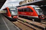 Während 642 165-4 auf die Leistung als RE10 (RE17769) von Magdeburg Hauptbahnhof nach Erfurt Hauptbahnhof wartet, verlässt 642 690-1  Biosphärenreservat Mittelelbe  als RB48 (RB16963)