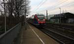 Zwei Euregiobahn (RB20) aus Heerlen(NL)-Stolberg-Hbf kommen die Kohlscheider-Rampe hoch aus Richtung Herzogenrath und halten in Kohlscheid und fahren in Richtung Richterich,Laurensberg,Aachen-West.