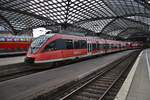 644 012-6 und 644 023-3 verlassen am 16.8.2017 als RB38 (RB11827)  Erftbahn  von Düsseldorf Hauptbahnhof nach Köln Messe/Deutz den Kölner Hauptbahnhof.