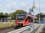 An seiner End- und Anfangsstation in Bedburg/Erft ist der 644 016 am Bahnsteig 2 zusehen am Mittwoch den 3.