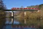 644 063 überquert als RB nach Ehingen die Blau kurz vor Blaubeuren.