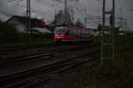 Nun pedelt der 644 005 schon zum zweiten Mal zwischen Grevenbroich und Neuss Hbf an diesem Fotografen vorüber.....20.11.2015