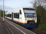 Der vorletzte Zug des Tages auf der Achertalbahn wurde am Abend des 26.04.12 aus dem Regio Shuttle VT 527 der Ortenau-S-Bahn gebildet.Hier steht er im Bahnhof von Achern.