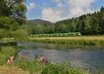 650 651 (VT 16) + 650 654 (VT 19) + 650 658 (VT 23) + 650 650 (VT 15) als Sonderzug nach Viechtach am 04.07.2015 bei Gstadt.