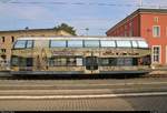 Seitliches Portrait von 670 003-2  Fürstin Louise  der Dessauer Verkehrs- und Eisenbahngesellschaft (DVE) als DWE75712 nach Wörlitz, die in ihrem Startbahnhof Dessau Hbf auf Gleis 1 steht.