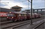 Reminiszenz an vergangene Nahverkehrstage, 798 469-2, 998 417-0, 798 081-5 und 998 554-9 warten am dritten Advent in Konstanz auf ihre Fahrgäste, die noch auf dem Weihnachtsmarkt verweilen.