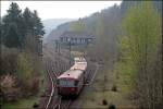 Die Schienenbusgarnitur 796 690, 796 802 sowie die Beiwagen 996 299 und 996 309 fahren, auf ihrer Tour ins Oberbergische, vor dem Stellwerk in Brgge(Westf) ein.