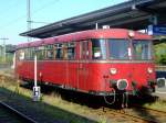 Schienenbus-Motorwagen VT 98 der Oberhessischen Eisenbahnfreunde ist am 27.09.2009 in Betzdorf bereitgestellt zur Abfahrt nach Neunkirchen(Siegerland).