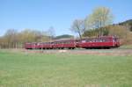 796 802 + 996 309 + 996 299 + 796 690 als Sonderfahrt Dortmund Hbf - Lippstadt - Belecke - Rthen - Belecke - Warstein Brauerei, hier zwischen Belecke und Rthen, 09.04.2011.