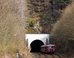 Die OEF (Oberhessische Eisenbahnfreunde) mit dem Schienenbus am 14.04.2012 auf Sonderfahrt an Dill, Heller und Sieg.