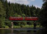 Der VT 98 der PEF als Sonderzug nach Freyung am 15.08.2013 unterwegs bei Fischhaus.