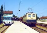 Begegnung in Prien mit 140 716 und Chiemgauschienenbus am 25.07.1988