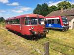 Hier 798 610-1 als VGP70 (RB62064) von Pritzwalk nach Putlitz und im Hintergrund 504 002-6, diese beiden Triebwagen standen am 17.6.2015 in Pritzwalk.