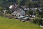 Der letzte Zug am ersten Fahrtenwochende der Erzgebirgischen Aussichtsbahn mit 772 367-9 und 772 312-5 im Bahnhof Markersbach.