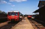 Zugkreuzung von 772 135-8 und 772 145-8 in Drrrhrsdorf (Frhjahr 1993).