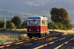 Triebwagen 187 011 als Dampfzugersatz für P 8959 (Quedlinburg - Gernrode), am Abend des 22.08.2020, kurz vor dem Gleisabzweig nach Gernrode. Das Gleis rechts im Bild ist die Regelspurstrecle Halberstadt - Thale (Blickrichtung Thale). Bild 1
(Achtung! Dieses Bild war bereits freigeschalten!!)