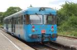 Ein Zug (Esslinger Triebwagen) der KML (Kreisbahn Mansfelder Land) steht im Bahnhof Klostermansfeld.