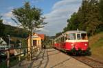 Im Abendlicht des 02.09.15 konnten am Haltepunkt Sondernach auf der Schwbischen-Alb-Bahn zwischen Schelklingen und Mnsingen der MAN-Triebwagen VT5 (301 005-4) und der MAN-Steuerwagen VS14 (301