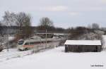 ICE 238 nach Hamburg Hbf passiert am 30.01.10 einen verlassenen Fahrzeugunterstand in Altenfelde.