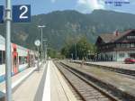 VT 114 am 02.08.2003 im Endbahnhof Bayrischzell, 10 Minuten nach der Ankunft fhrt der Zug zurck nach Mnchen, die Zge fahren im Stundentakt.