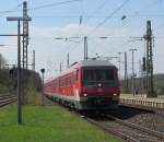 610 016  Bayreuth  und 610 009 durchfahren am 25. April 2013 als RE nach Hof Hbf den Bahnhof Hochstadt-Marktzeuln.
