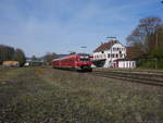 611 021 am 14.04.2018 bei der Durchfahrt in Bad Schussenried.