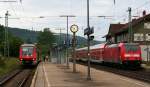 611 009-2 als RE 3205 (St.Georgen(Schwarzw)-Ulm Hbf) und IRE 4700 (Konstanz-Karlsruhe Hbf) mit Schublok 146 229-0 in St.Georgen(Schwarzw) 15.6.09. Diese Begegnung gibt es nur noch bis zu den Sommerferien da der 611 danach nicht mehr in St.Georgen wendet sondern nach Triberg fhrt und somit zu der Uhrzeit noch nicht da sein wird