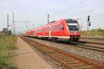 612 646 und eine weitere BR 612 von DB Regio Südost als RE 3657 (RE1) von Göttingen nach Glauchau(Sachs) fährt in den Bahnhof Neudietendorf an der Bahnstrecke Halle–Bebra ein.