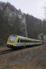 Am leicht nebligen Mittag des 25.12.2017 befindet sich am Eingang zum oberen Donautal in der Nhe von Inzigkofen 612 508 als IRE 3260 auf der Fahrt von Aulendorf nach Stuttgart.