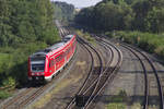 612 490 und 612 471 sind als RE Nürnberg - Hof unterwegs und haben gleich ihr Ziel erreicht. In Oberkotzau treffen sich die Bahnstrecken 5050 Weiden - Oberkotzau und 5100 Bamberg - Hof. Die beiden Regioswinger kommen über die Strecke aus Richtung Weiden. 18.08.2018