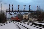 Die Sonne ist bereits hinter den Bergen verschwunden, als 612 011 am 28.1.2011 den Bahnhof Bad Harzburg erreicht.