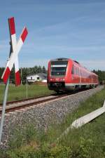 612 592/092 erreicht als RE3643 (Gera - Regensburg) Mehltheuer am 29.05.2012. Diese Leistungen im 4-Stunden-Takt wurden nur noch bis 08.06.2012 gefahren, heute fhrt hier die EB im 2-Stunden-Takt, aber nur bis Hof. 