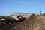 Bogenschnell durchfhrt RE3789, gebildet aus 612 021/521 (verdeckt) und 612 668/168, am 13.11.2012 die zum Abri vorbereitete Brcke in Reuth, auch sie mu fr die Elektrifizierung weichen. 