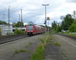 612 964 und ein weiterer Triebzug durchfahren am 21.Mai 2013 den Bahnhof von Oberkotzau.
Die Züge fuhren als IRE von Nürnberg Hbf nach Dresden Hbf.