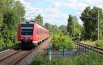 612 627 und 612 604 sind am 21.06.2013 mit dem RE 3793 von Nrnberg Hbf nach Dresden Hbf bei der Durchfahrt in Zwickau Plbitz unterwegs.