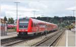 RE3187 mit 612 501 und 612 581 von Lindau Hbf nach Augsburg fhrt in Kempten/Allgu ein.