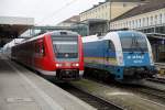 Alex 183 003 und 612 556 stehen am 13.02.2014 nebeneinander in Regensburg Hbf.