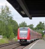 Was ist denn da los? Hat die DB etwa die Zahlen auf dem Zug falschherum aufgeklent?  Nein!  Es ist das Spiegelbild vom ausfahrenden RE Nürnberg-Hof aus Münchberg( Das  richtige  Bild davon