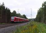 612 471 und ein Schwestertriebwagen sind auf der Relation Nürnberg - Dresden unterwegs. Die Zeiten der 612 er auf den Strecken im Vogtland sind fast vorbei.
Bahnstrecke 6362 Leipzig - Hof zwischen Grobau und Reuth im Vogtland. 20.08.2013