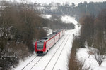 612 647 und 612 007 wurden von einer Brücke zwischen Nettersheim und Blankenheim (Wald) abgelichtet.
Mittlerweile sind die Triebzüge der Baureihe 612 nicht mehr auf der Eifelstrecke im Einsatz.
Aufnahmedatum: 22.10.2005
