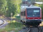 Die Br.928 337-5 fuhr am 24.05.07 als IRE von Aalen Hbf nach Ulm Hbf. Hier bei der Ausfahrt des Bahnhofs Oberkochen.