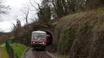 628 453 verlässt als RB69 nach Fürth (Odw) soeben den Weinheimer Tal-Tunnel I. Aufgenommen am 17.3.2019 10:53