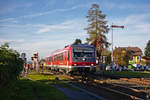Der 628.567 auf der Fahrt von Braunau am Inn nach Freilassing, über Salzburg. Auf der Mattigtalbahn stehen in einigen Bahnhöfen noch Formsignale wie hier in Mattighofen. (11.10.2019)