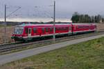 Auf der Fahrt von Aulendorf nach Ulm hat RB 22610 kurz zuvor die Wasserscheide zwischen Donau und Rhein passiert und wurde am 02.03.2020 in der Nähe von Winterstettenstadt fotografiert.