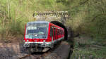 Anlässlich des Karfreitagsmarktes in Bouzonville, verkehren auf der Niedtalbahn Sonderzüge von Dilliingen(Saar) nach Bouzonville. Dabei wird auch der in der Regel nicht befahrene Abschnitt Niedaltdorf - Bouzonville genutzt. 628 475 und 628 473 verlassen den Bouzonville 1 Tunnel und erreichen in Kürze den Zielbahnhof Bouzonville. (15.04.2022)